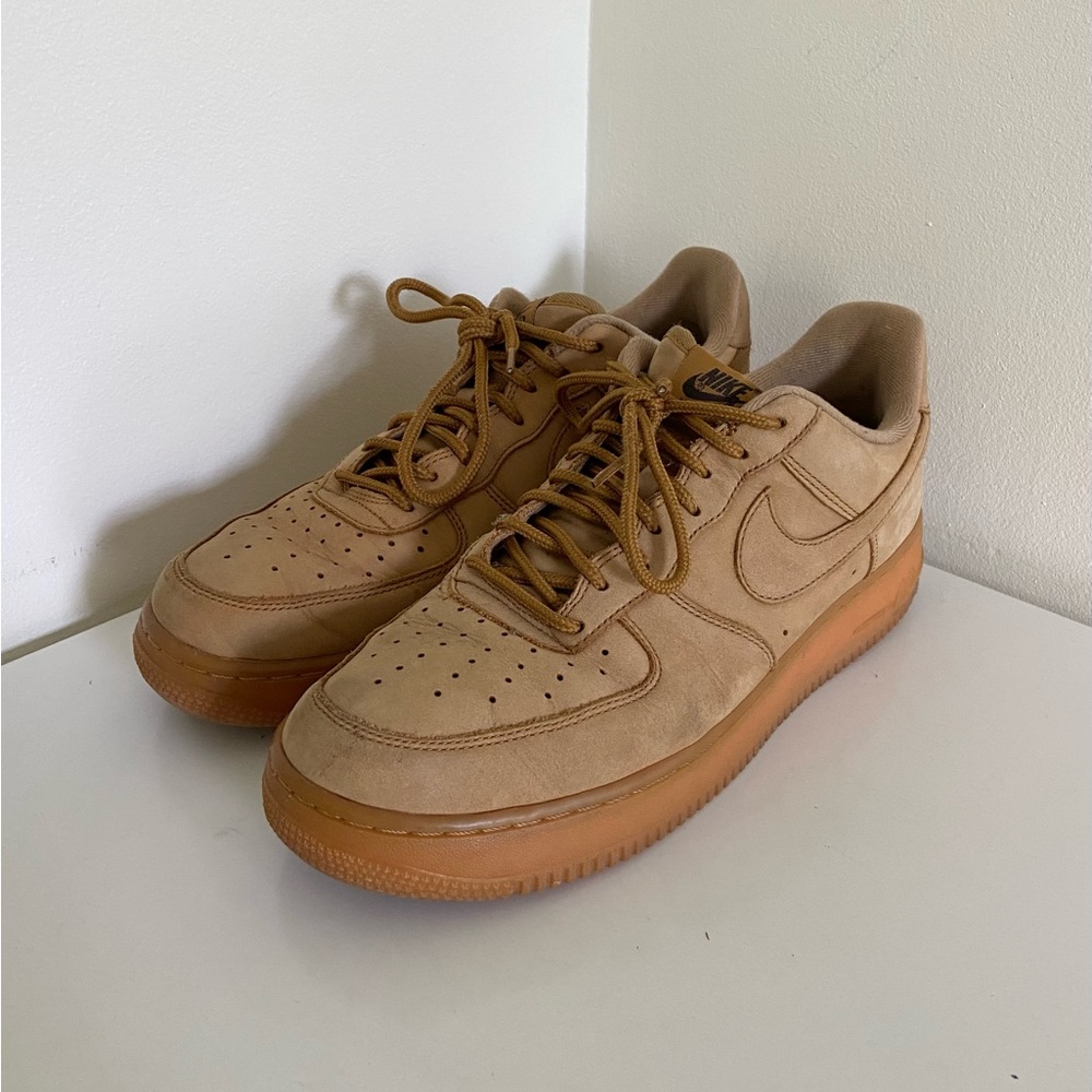 Men’s Nike Air Force 1 Low in Flax